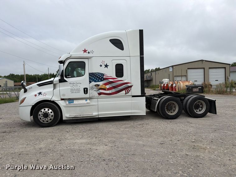 image for item EX4106 2020 Freightliner Cascadia semi truck