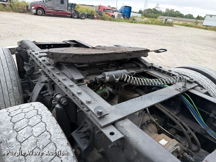 image for item EX4106 2020 Freightliner Cascadia semi truck