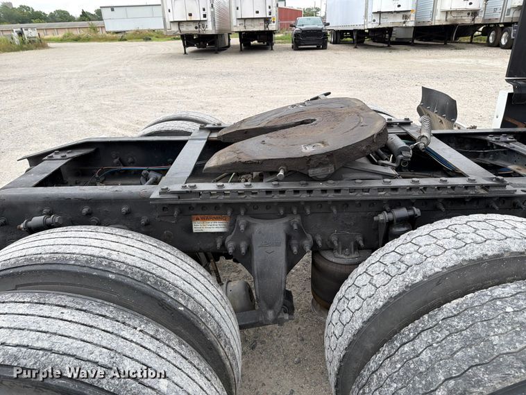 image for item EX4106 2020 Freightliner Cascadia semi truck