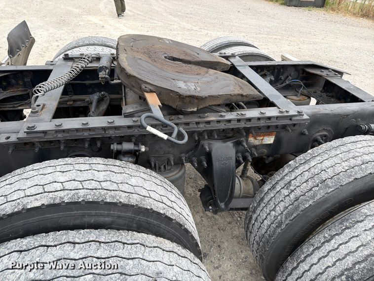 image for item EX4106 2020 Freightliner Cascadia semi truck