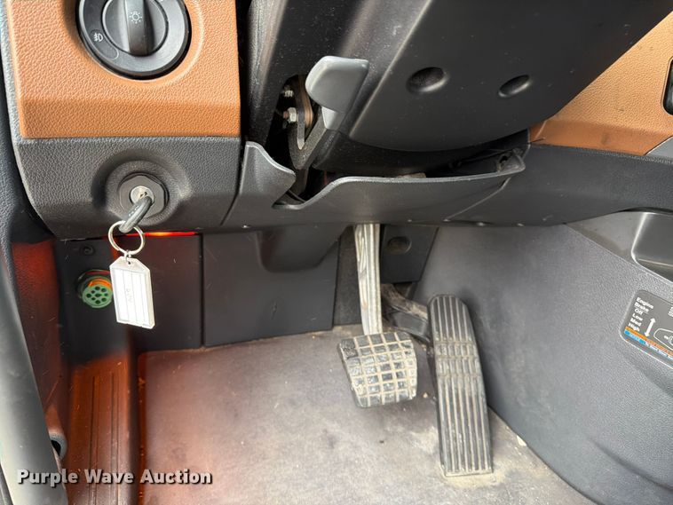 image for item EX4106 2020 Freightliner Cascadia semi truck