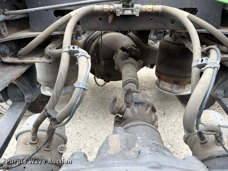 image for item EX4106 2020 Freightliner Cascadia semi truck