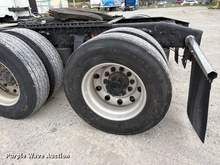 image for item EX4106 2020 Freightliner Cascadia semi truck