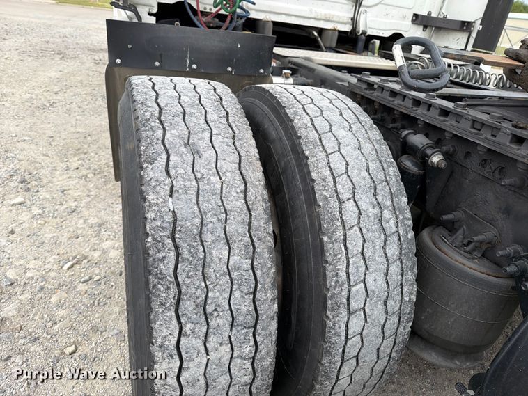 image for item EX4106 2020 Freightliner Cascadia semi truck