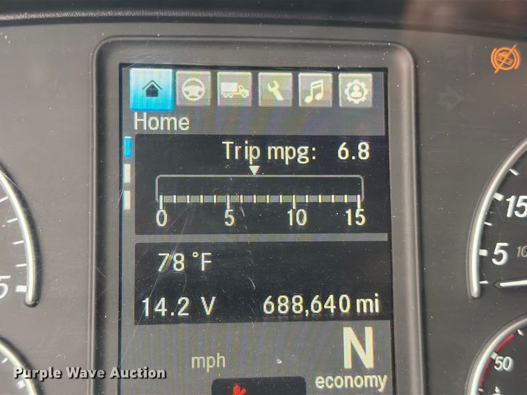 image for item EX4107 2019 Freightliner Cascadia semi truck