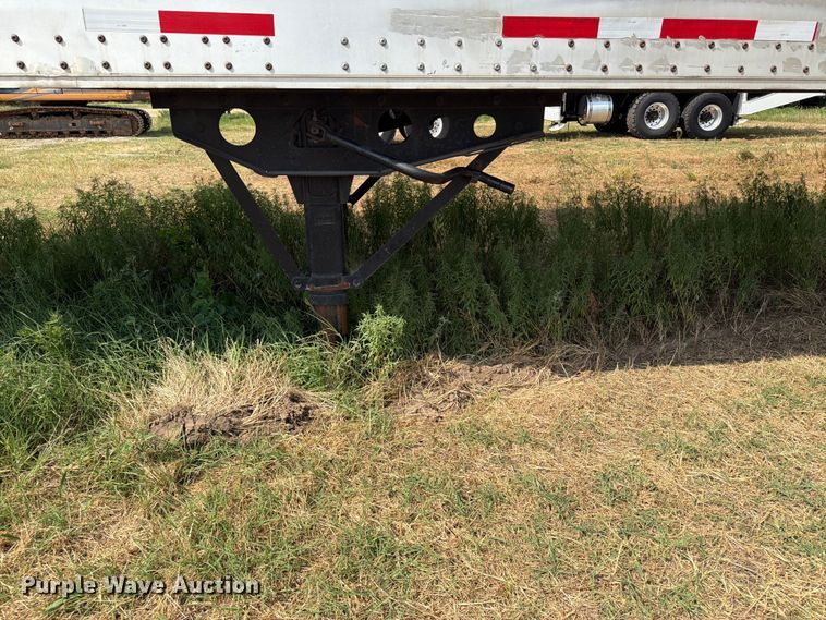 image for item FB4974 2010 Wabash dry van trailer