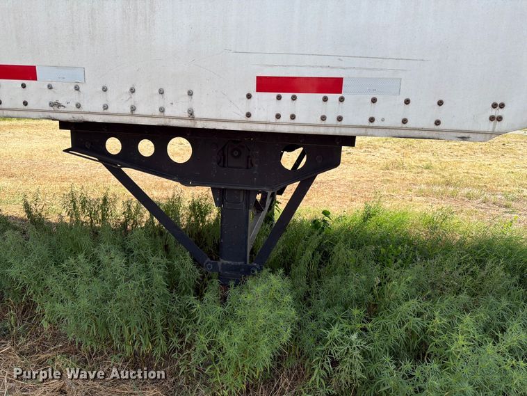image for item FB4974 2010 Wabash dry van trailer