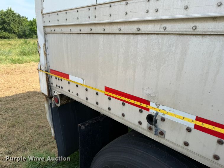 image for item FB4974 2010 Wabash dry van trailer