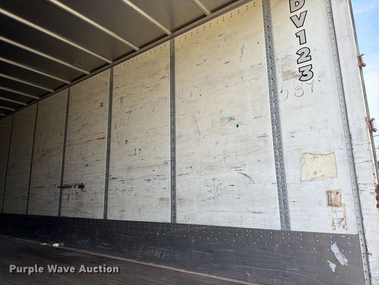 image for item FB4974 2010 Wabash dry van trailer