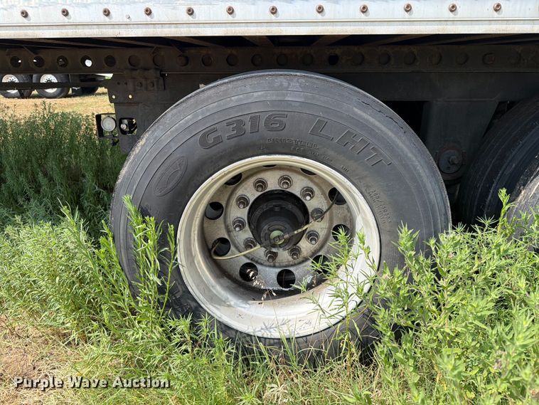 image for item FB4974 2010 Wabash dry van trailer