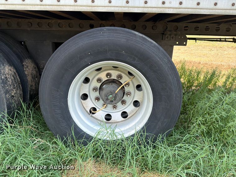 image for item FB4974 2010 Wabash dry van trailer