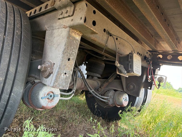 image for item FB4974 2010 Wabash dry van trailer
