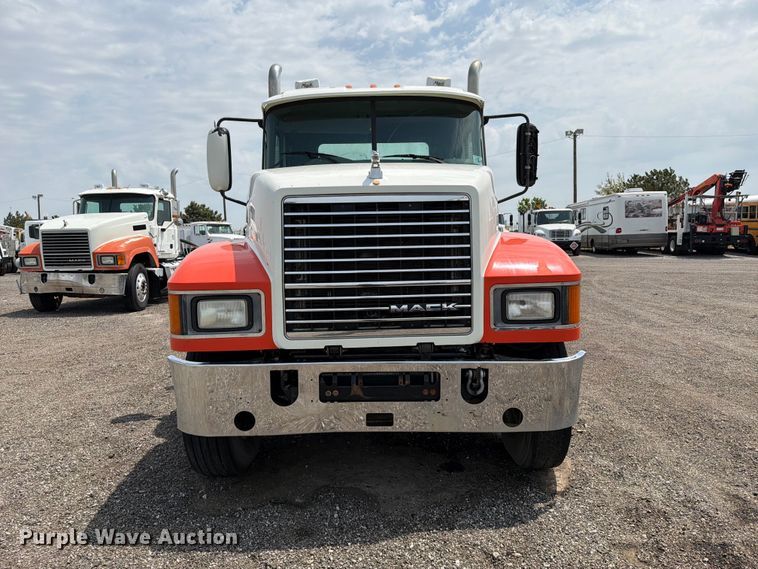 image for item FB5019 2016 Mack CHU613 semi truck