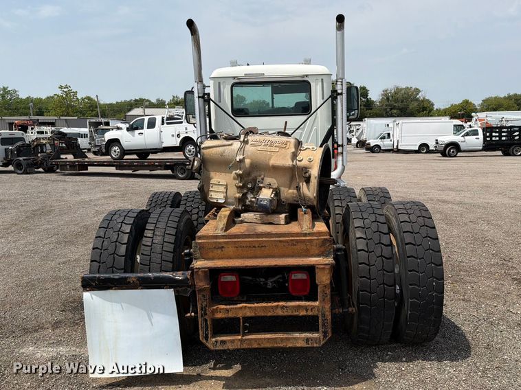 image for item FB5019 2016 Mack CHU613 semi truck
