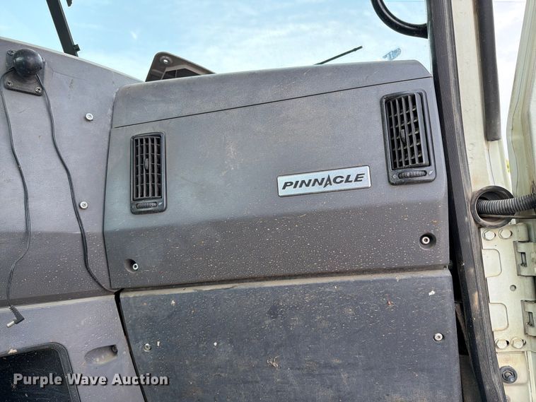 image for item FB5019 2016 Mack CHU613 semi truck