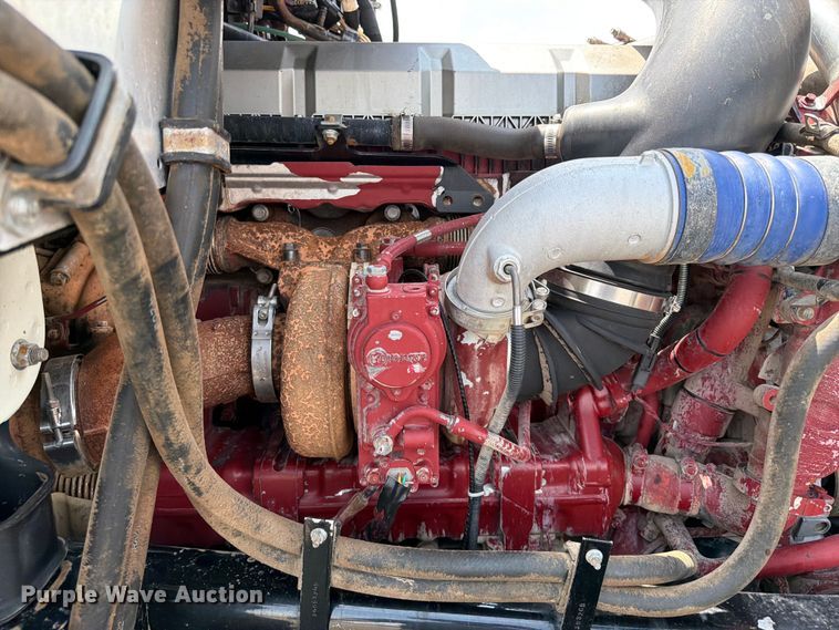 image for item FB5019 2016 Mack CHU613 semi truck