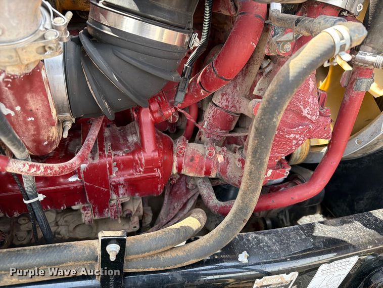 image for item FB5019 2016 Mack CHU613 semi truck