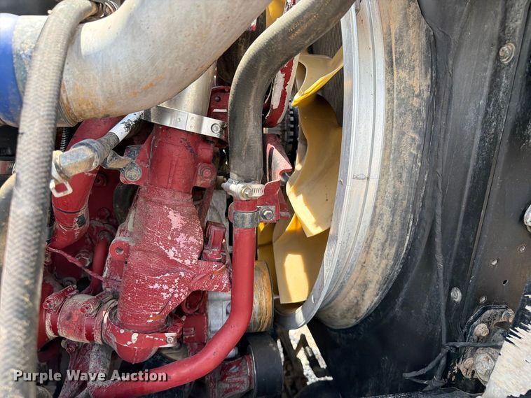image for item FB5019 2016 Mack CHU613 semi truck