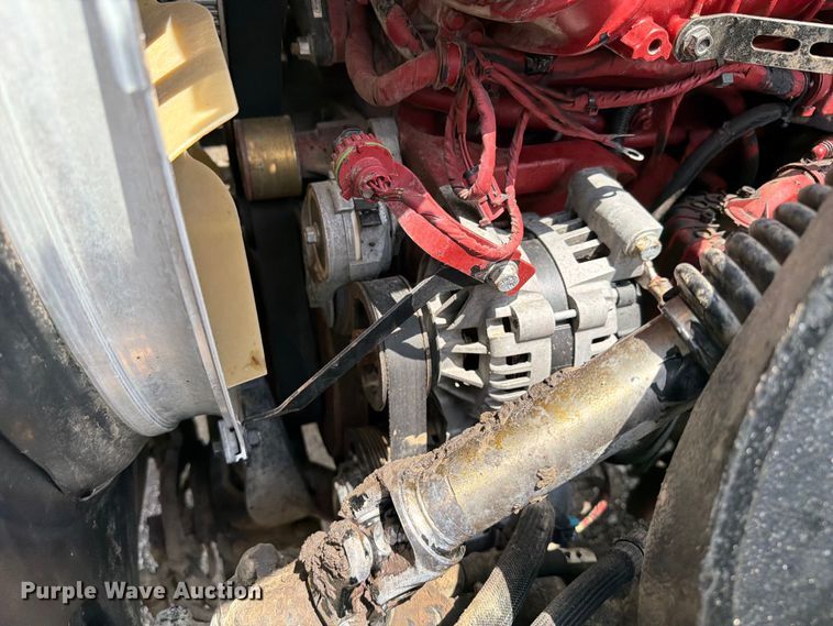 image for item FB5019 2016 Mack CHU613 semi truck