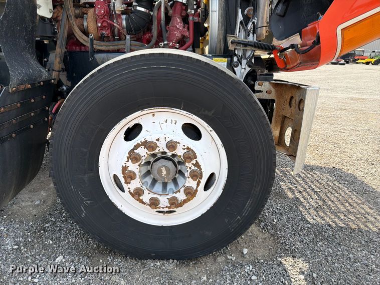 image for item FB5019 2016 Mack CHU613 semi truck