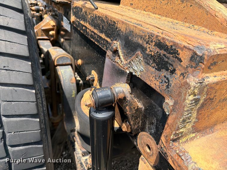 image for item FB5019 2016 Mack CHU613 semi truck