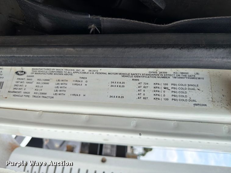 image for item FB5019 2016 Mack CHU613 semi truck