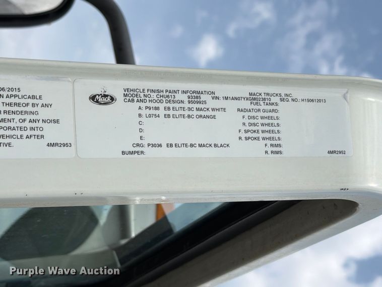 image for item FB5019 2016 Mack CHU613 semi truck