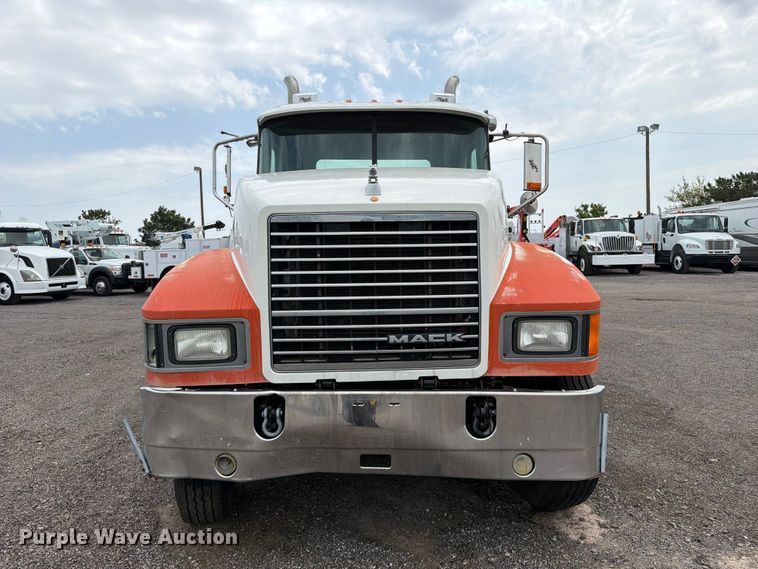 image for item FB5020 2013 Mack CHU613 semi truck