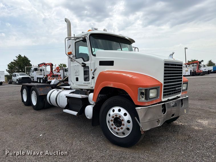 image for item FB5020 2013 Mack CHU613 semi truck