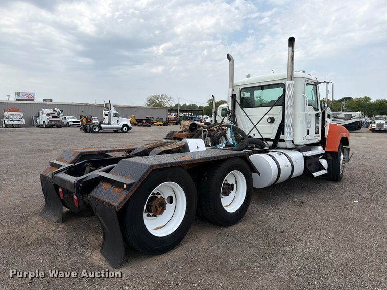 image for item FB5020 2013 Mack CHU613 semi truck