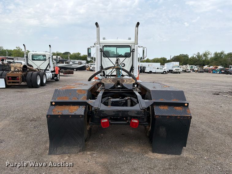 image for item FB5020 2013 Mack CHU613 semi truck