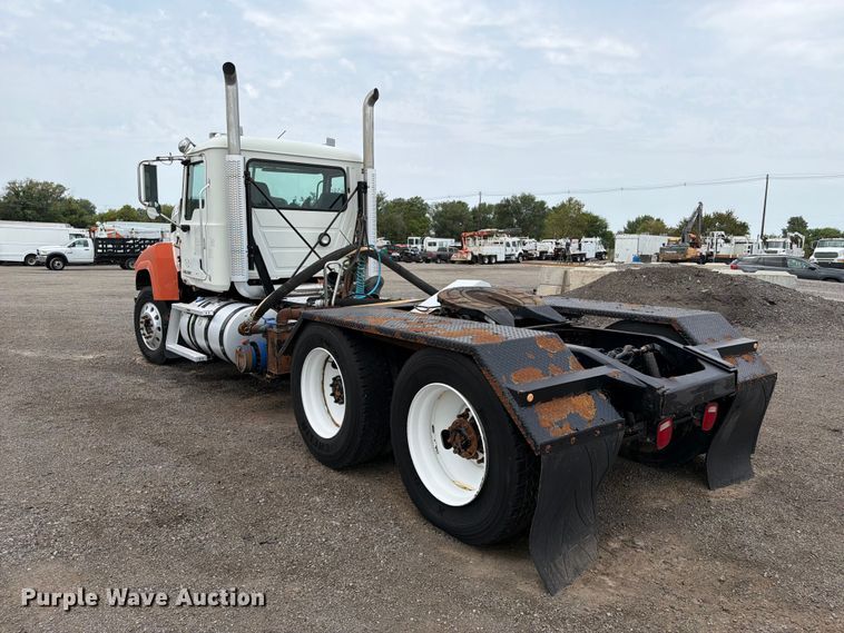 image for item FB5020 2013 Mack CHU613 semi truck