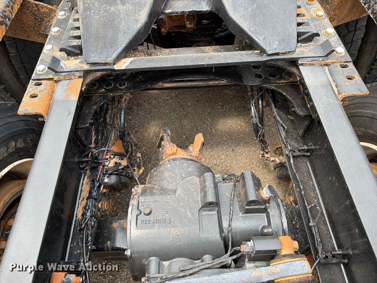 image for item FB5020 2013 Mack CHU613 semi truck