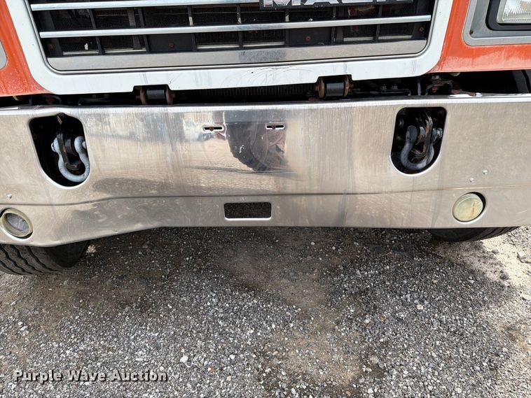 image for item FB5020 2013 Mack CHU613 semi truck