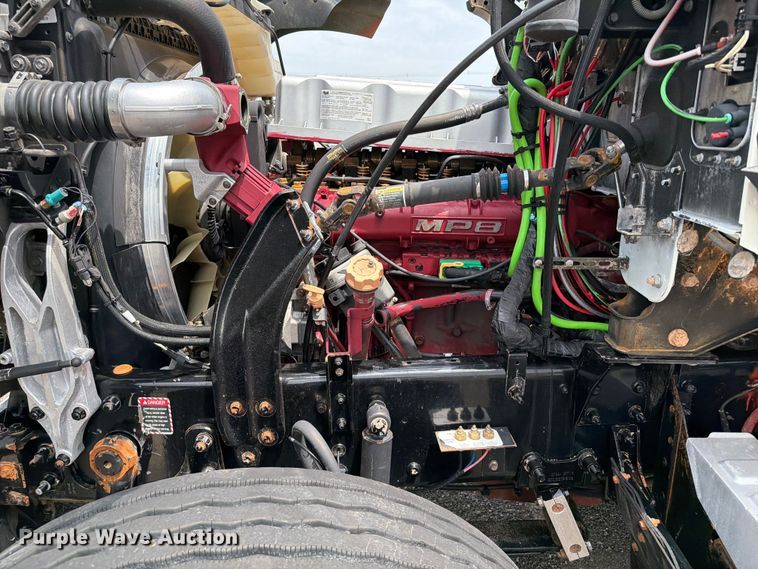 image for item FB5020 2013 Mack CHU613 semi truck