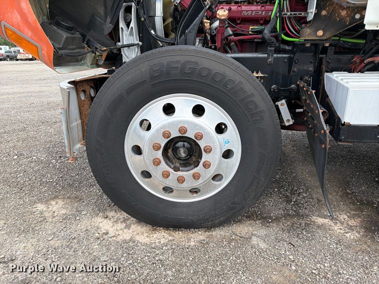 image for item FB5020 2013 Mack CHU613 semi truck
