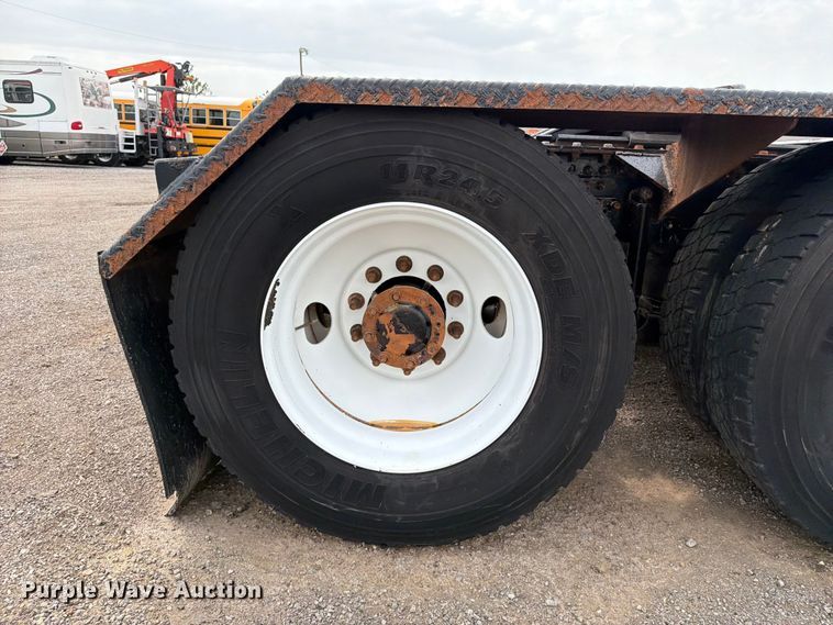 image for item FB5020 2013 Mack CHU613 semi truck
