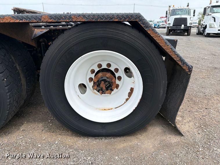 image for item FB5020 2013 Mack CHU613 semi truck