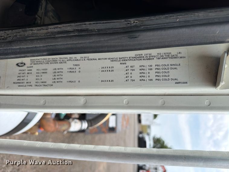 image for item FB5020 2013 Mack CHU613 semi truck