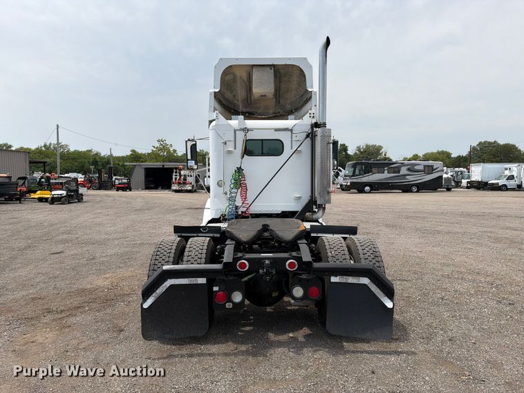 image for item FB5021 1998 Freightliner FLD120 semi truck