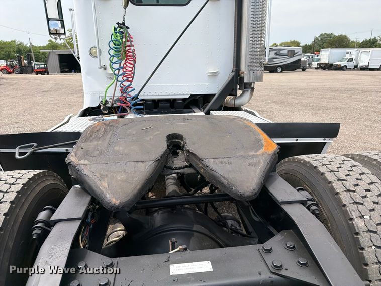image for item FB5021 1998 Freightliner FLD120 semi truck