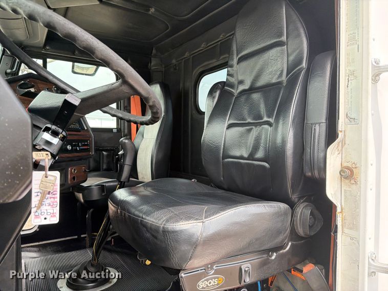image for item FB5021 1998 Freightliner FLD120 semi truck