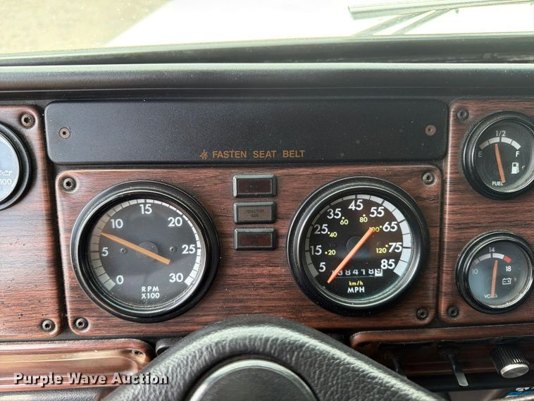 image for item FB5021 1998 Freightliner FLD120 semi truck