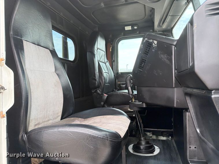 image for item FB5021 1998 Freightliner FLD120 semi truck