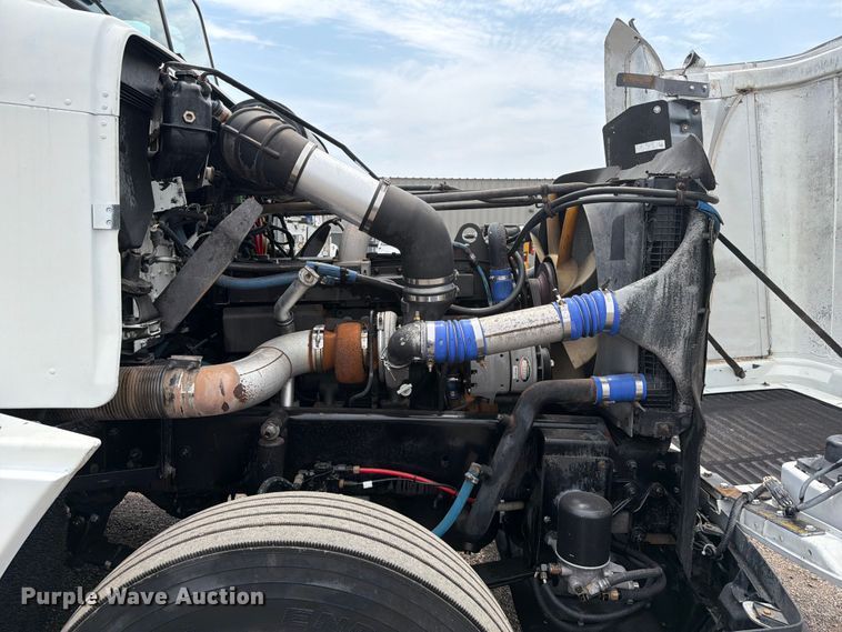 image for item FB5021 1998 Freightliner FLD120 semi truck