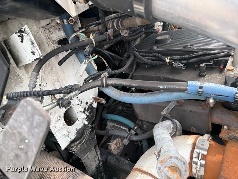 image for item FB5021 1998 Freightliner FLD120 semi truck