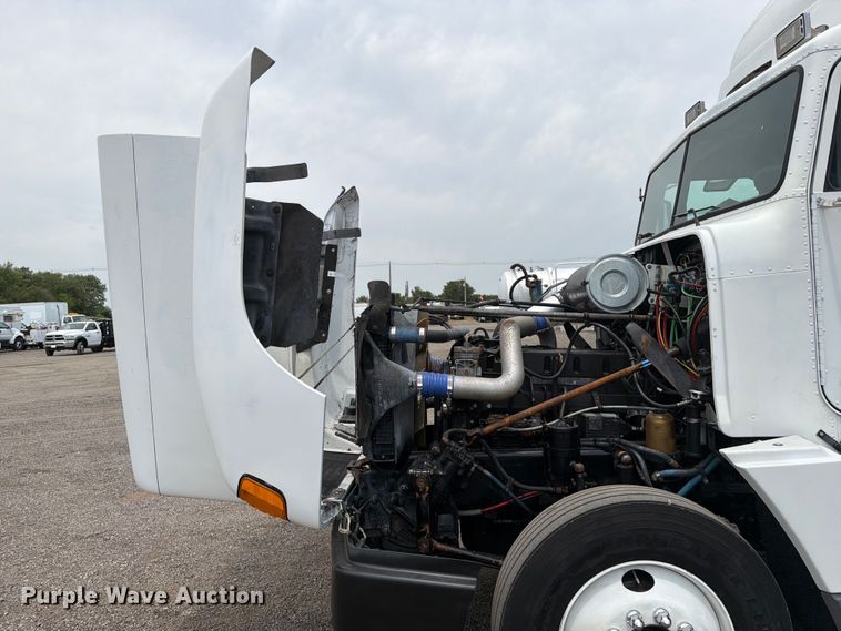 image for item FB5021 1998 Freightliner FLD120 semi truck