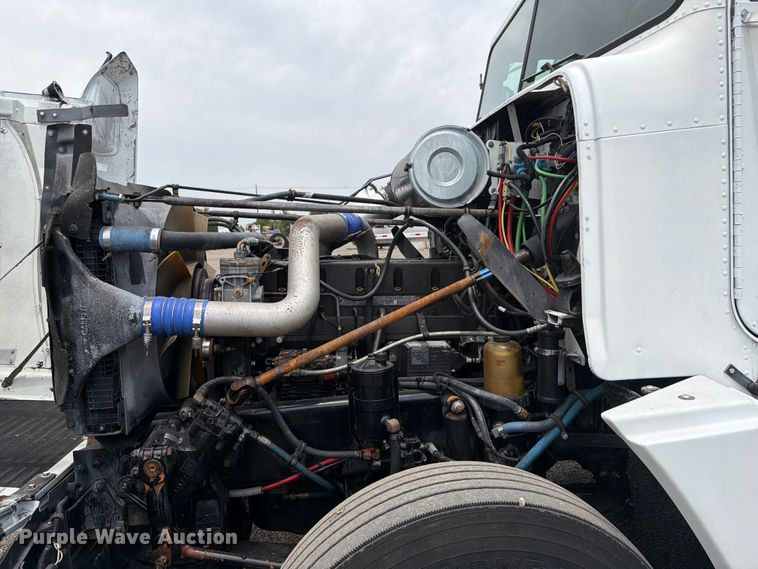 image for item FB5021 1998 Freightliner FLD120 semi truck