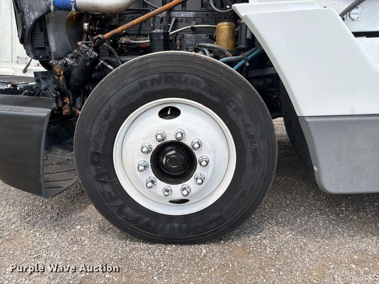 image for item FB5021 1998 Freightliner FLD120 semi truck