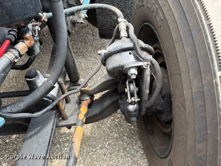image for item FB5021 1998 Freightliner FLD120 semi truck